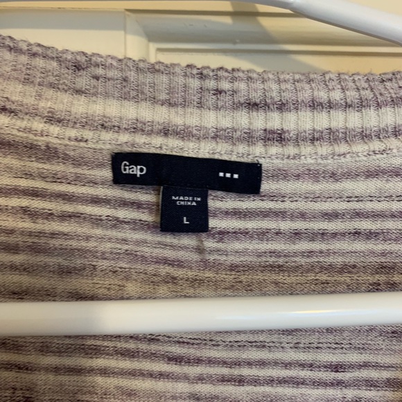 💜3 for $15💜 Gap Cardigan - Picture 3 of 7